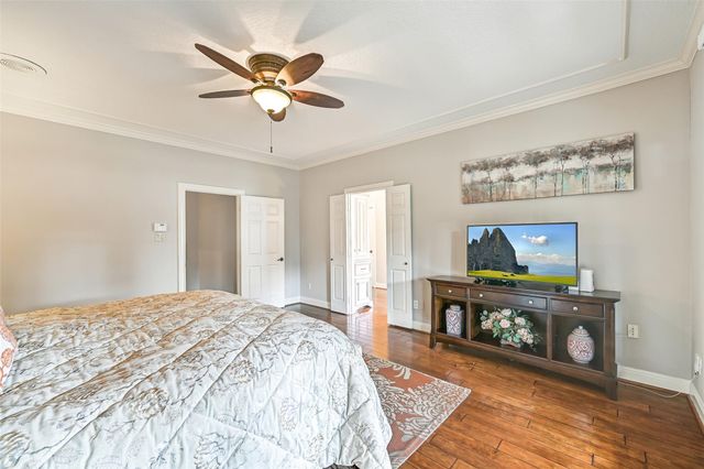 1904 Candlelight Court, Friendswood, TX 77546