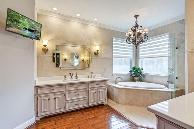 1904 Candlelight Court, Friendswood, TX 77546
