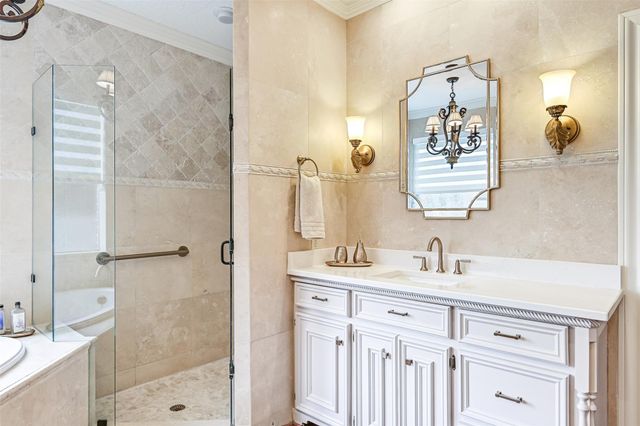 1904 Candlelight Court, Friendswood, TX 77546