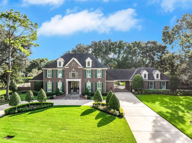 1904 Candlelight Court, Friendswood, TX 77546