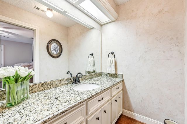 1904 Candlelight Court, Friendswood, TX 77546