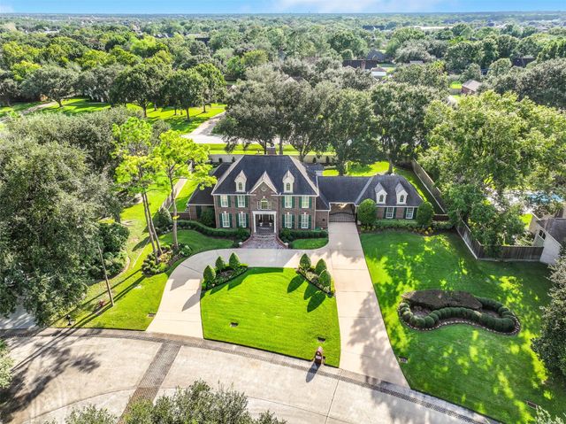1904 Candlelight Court, Friendswood, TX 77546