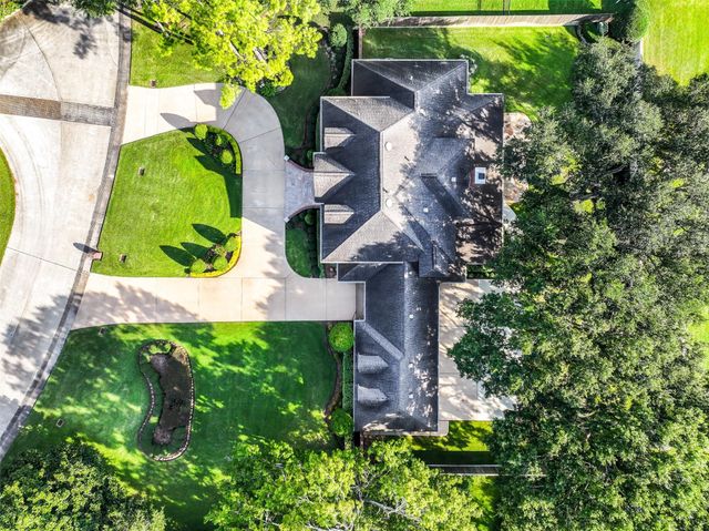 1904 Candlelight Court, Friendswood, TX 77546
