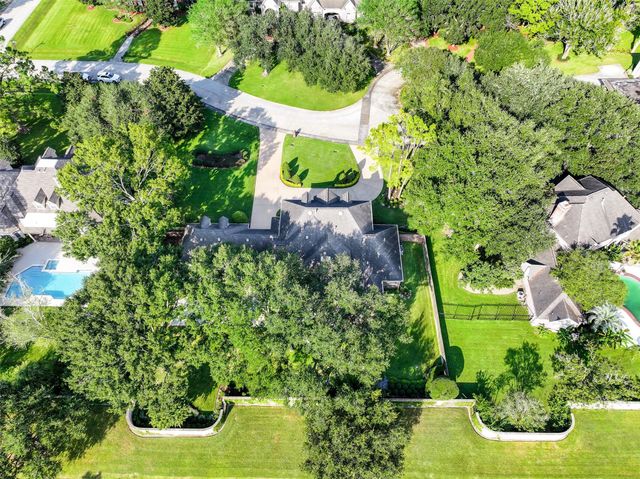 1904 Candlelight Court, Friendswood, TX 77546