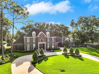 1904 Candlelight Court, Friendswood, TX 77546