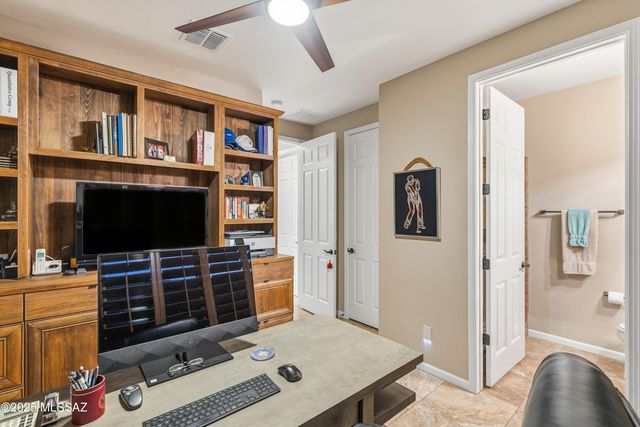 2304 E Madera Plateau Drive, Green Valley, AZ 85614