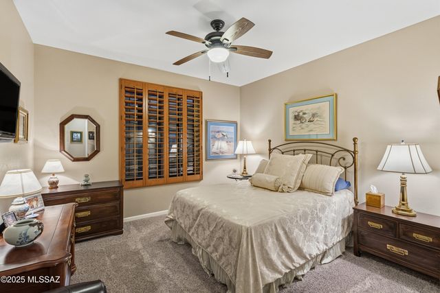 2304 E Madera Plateau Drive, Green Valley, AZ 85614