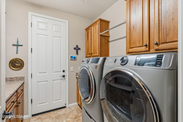 2304 E Madera Plateau Drive, Green Valley, AZ 85614