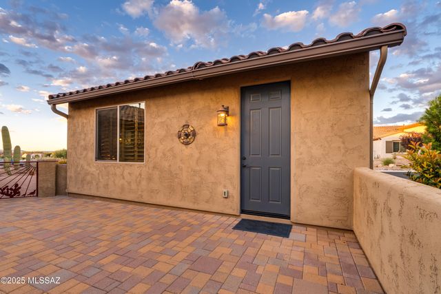 2304 E Madera Plateau Drive, Green Valley, AZ 85614