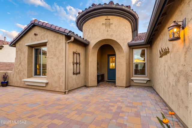 2304 E Madera Plateau Drive, Green Valley, AZ 85614