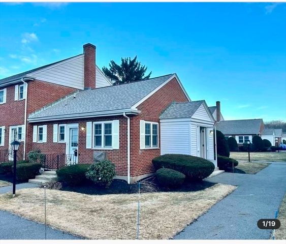 48 Emerson Garden 48, Lexington, MA 02420