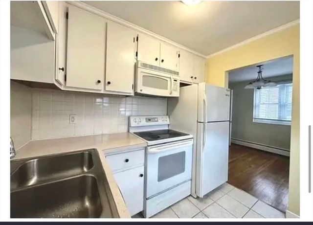 48 Emerson Garden 48, Lexington, MA 02420