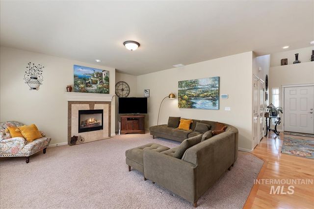 1083 E Legacy View Dr, Meridian, ID 83646