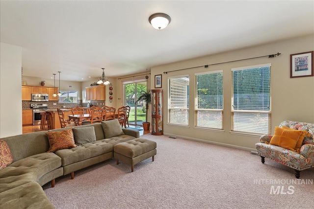 1083 E Legacy View Dr, Meridian, ID 83646