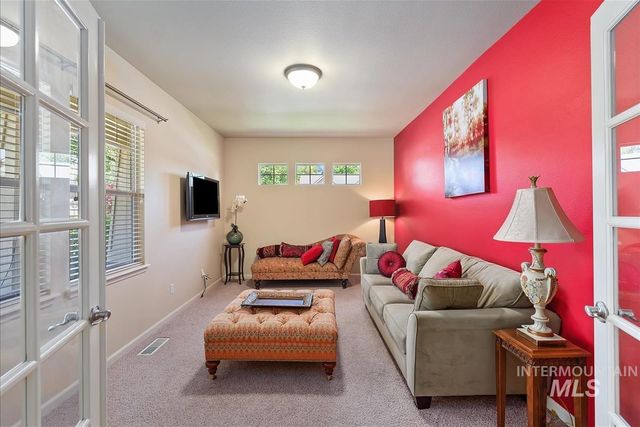 1083 E Legacy View Dr, Meridian, ID 83646