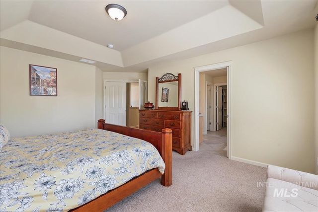 1083 E Legacy View Dr, Meridian, ID 83646