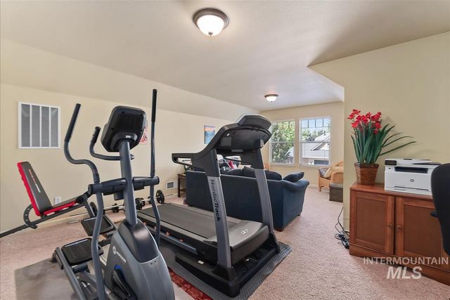 1083 E Legacy View Dr, Meridian, ID 83646