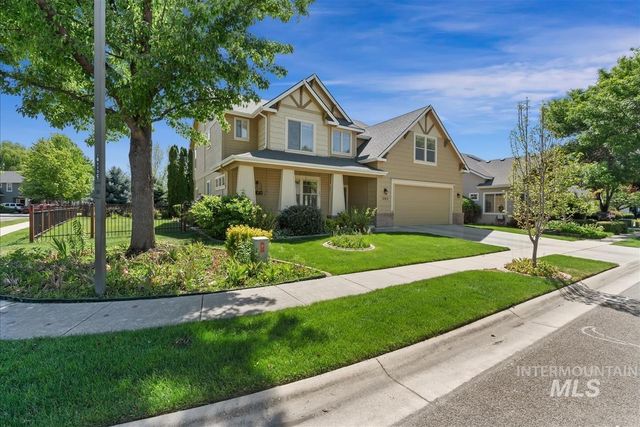 1083 E Legacy View Dr, Meridian, ID 83646