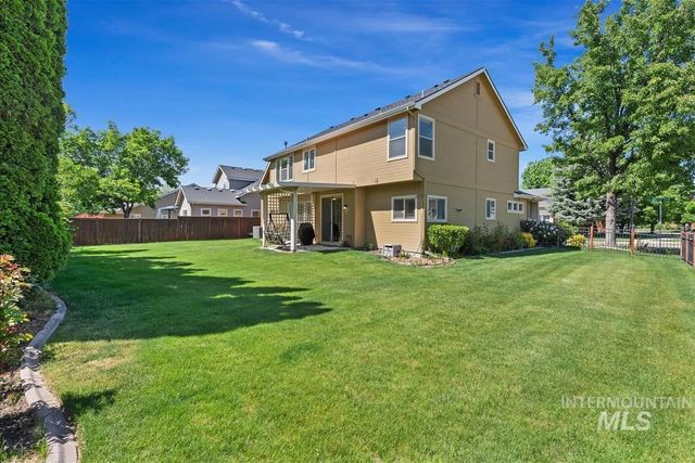 1083 E Legacy View Dr, Meridian, ID 83646
