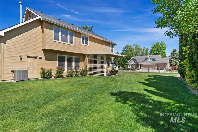 1083 E Legacy View Dr, Meridian, ID 83646