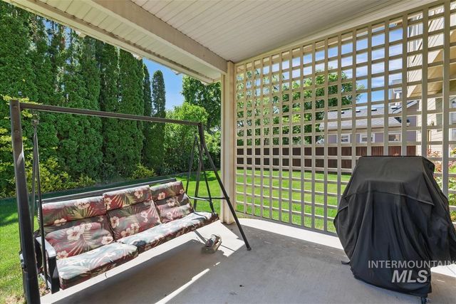 1083 E Legacy View Dr, Meridian, ID 83646