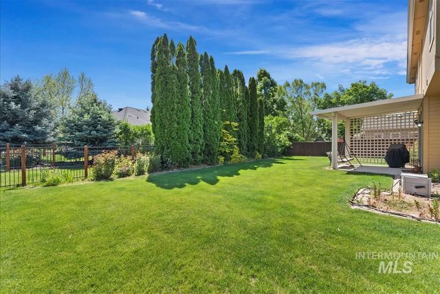 1083 E Legacy View Dr, Meridian, ID 83646