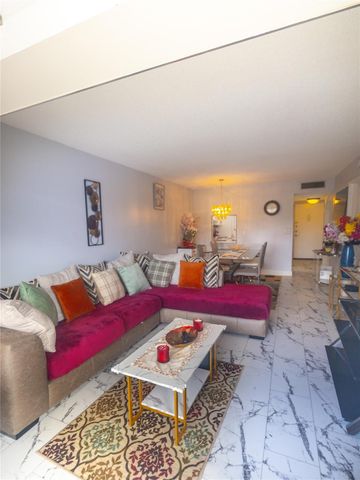 3140 Holiday Springs Boulevard 9-210, Margate, FL 33063