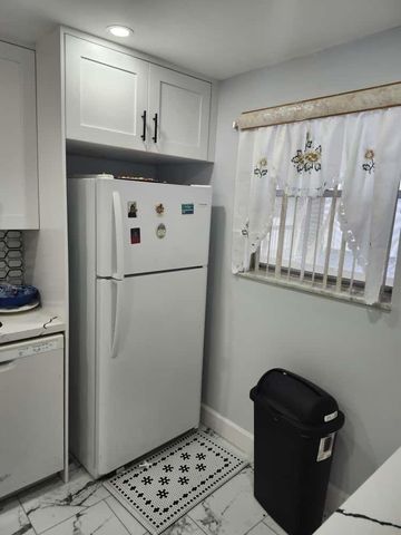 3140 Holiday Springs Blvd 9-210, Margate, FL 33063