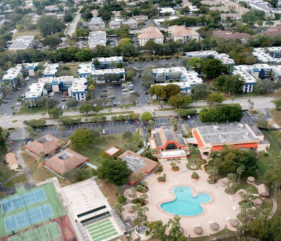 3140 Holiday Springs Boulevard 9-210, Margate, FL 33063