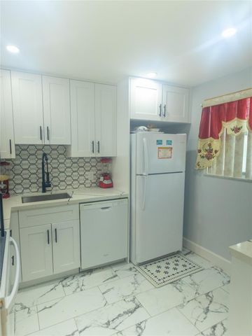 3140 Holiday Springs Boulevard 9-210, Margate, FL 33063