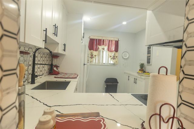 3140 Holiday Springs Boulevard 9-210, Margate, FL 33063