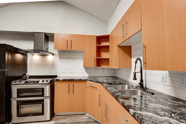 1657 Cottonwood Street, Grand Prairie, TX 75050