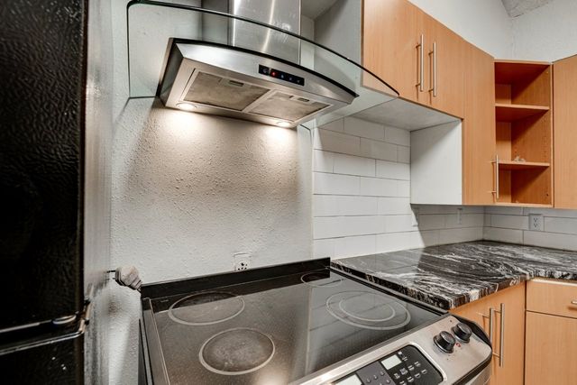 1657 Cottonwood Street, Grand Prairie, TX 75050