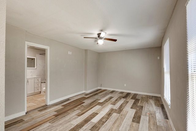 1657 Cottonwood Street, Grand Prairie, TX 75050