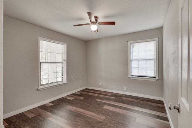 1657 Cottonwood Street, Grand Prairie, TX 75050