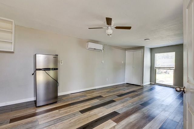 1657 Cottonwood Street, Grand Prairie, TX 75050