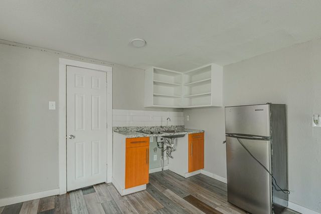 1657 Cottonwood Street, Grand Prairie, TX 75050