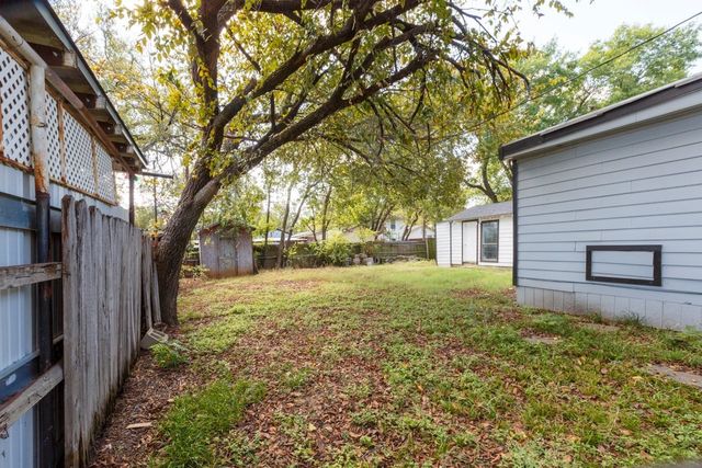 1657 Cottonwood Street, Grand Prairie, TX 75050