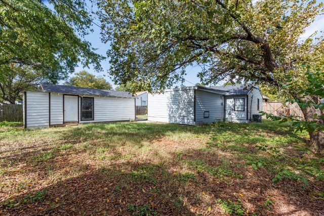 1657 Cottonwood Street, Grand Prairie, TX 75050