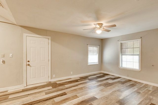 1657 Cottonwood Street, Grand Prairie, TX 75050