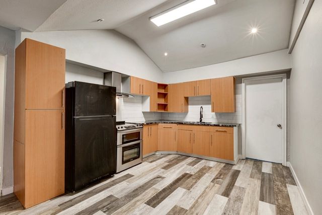 1657 Cottonwood Street, Grand Prairie, TX 75050