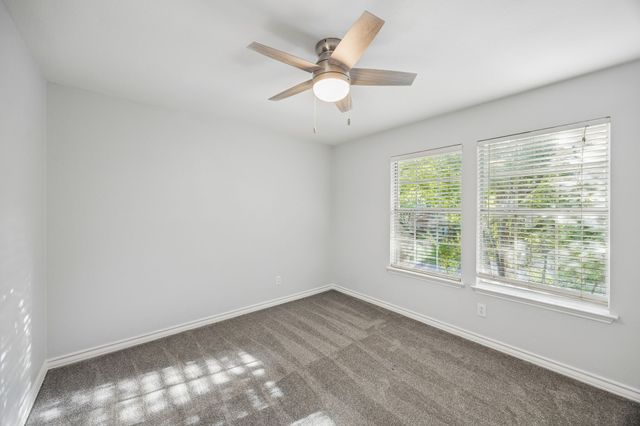 1088 W Winding Creek Drive, Grapevine, TX 76051