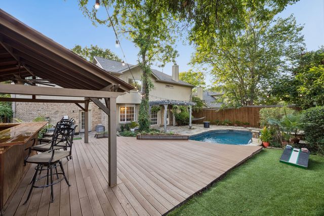 1088 W Winding Creek Drive, Grapevine, TX 76051