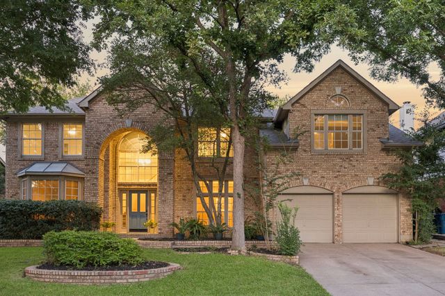 1088 W Winding Creek Drive, Grapevine, TX 76051