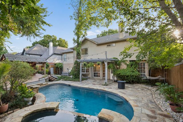 1088 W Winding Creek Drive, Grapevine, TX 76051