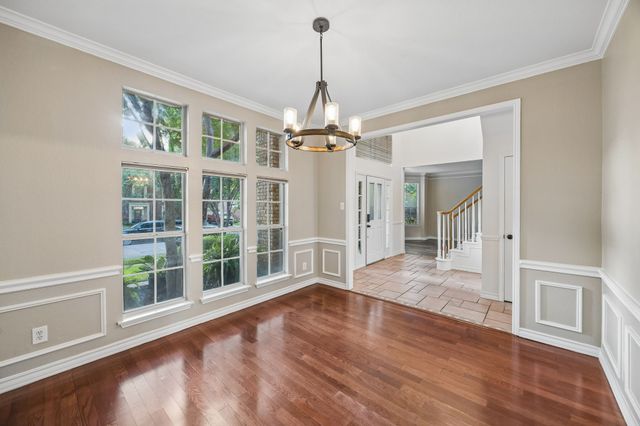 1088 W Winding Creek Drive, Grapevine, TX 76051