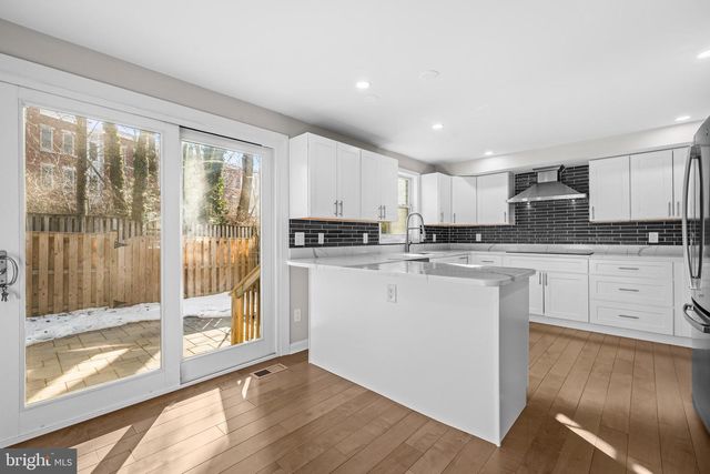 7941 TYSON OAKS CIR, Vienna, VA 22182