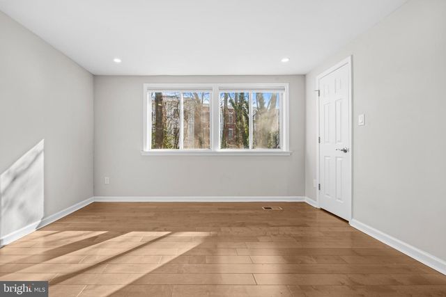 7941 TYSON OAKS CIR, Vienna, VA 22182