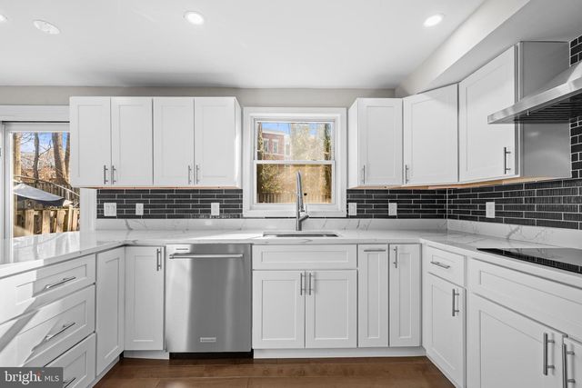 7941 TYSON OAKS CIR, Vienna, VA 22182