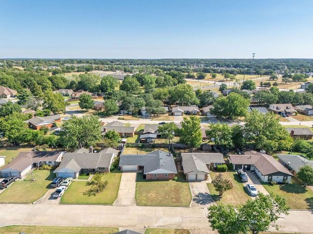 14 Arapaho Drive, Shawnee, OK 74801